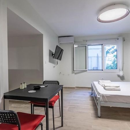 Garden Apt Apartment Athena Bagian luar foto